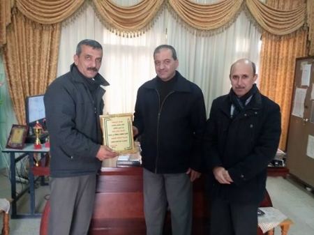 بمناسبة عيد المعلم ولإحالته على التقاعد: بلدية الزبابدة تكرم مدير ذكور الزبابدة 